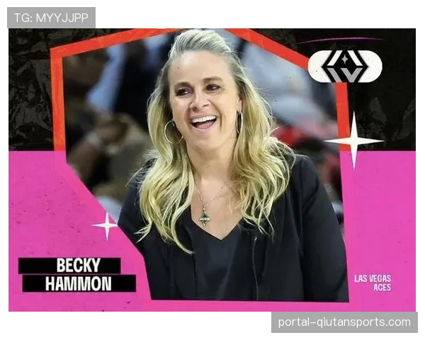 特写：王牌队教练哈蒙在一次有争议的判罚后，与裁判平静交流